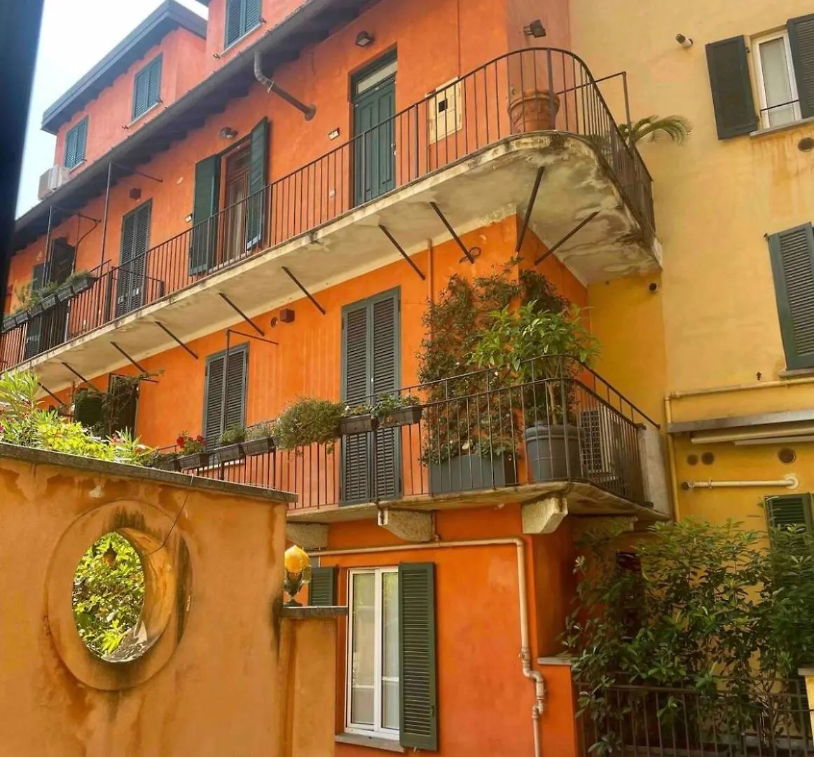 Quiet Luminous Flat Historical City Center Fast Wi-Fi Milaan Appartement