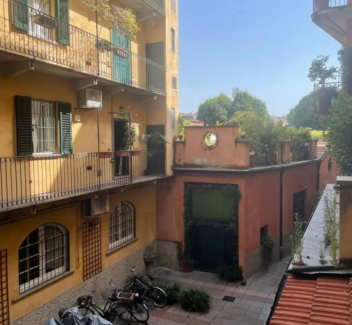 Quiet Luminous Flat Historical City Center Fast Wi-Fi Milaan